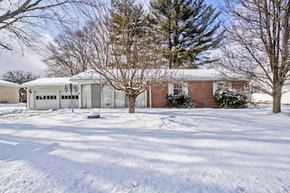 25 Richard Eger Dr, Holyoke, MA 01040