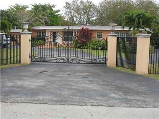6201 SW 85th Ave, Miami, FL 33143