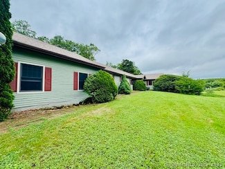192 Palmer Rd, Chaplin, CT 06235