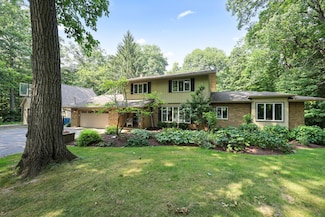 769 N Calumet Ave, Valparaiso, IN 46383