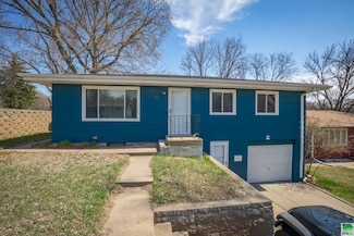 2608 S Saint Aubin St, Sioux City, IA 51106
