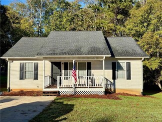 208 Maple St S, Dawsonville, GA 30534