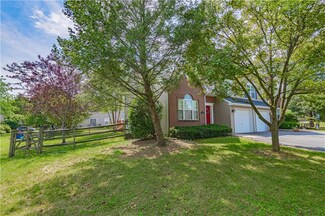 1552 Kennington Ln, Macungie, PA 18062