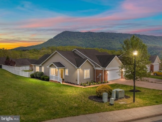 141 Daniel Ct, Strasburg, VA 22657