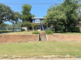 425 Woodland Point Rd, Belton, TX 76513
