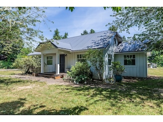 903 Curtin Rd, Cottage Grove, OR 97424