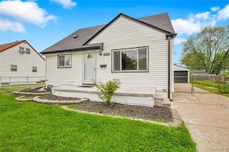 23225 Beverly St, Saint Clair Shores, MI 48082