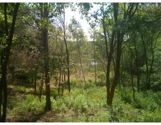 18 Kendall St, Granby, MA 01033