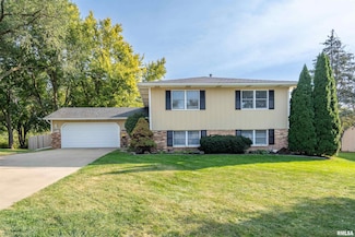 2535 E 50th St, Davenport, IA 52807
