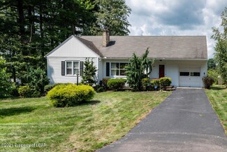 62 Grandview Ave, Dallas, PA 18612