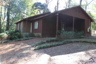 601 Pinecrest Rd, Oglethorpe, GA 31068