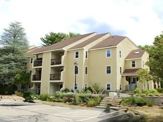 140 Heritage Dr, Whitinsville, MA 01588