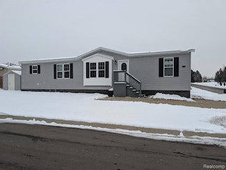 11045 Woodland Ridge Ct, South Lyon, MI 48178