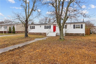 1305 Canary Dr, Virginia Beach, VA 23453