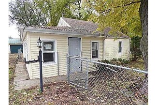 318 NW 52nd Ave, Des Moines, IA 50313