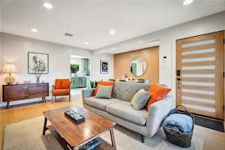 17001 Gault St, Van Nuys, CA 91406
