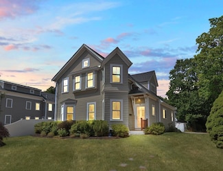 43 Winthrop St, Holliston, MA 01746