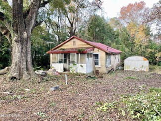 611 S Varner St, Bonifay, FL 32425