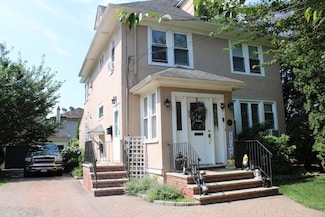 614 5th Ave Unit 2, New Hyde Park, NY 11040