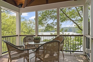 55 Wenuchas Trail, Groton, MA 01450
