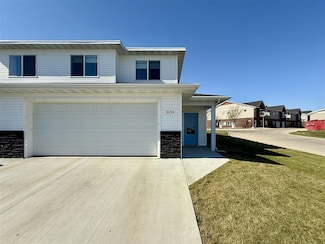 3153 8th St NE, Minot, ND 58703