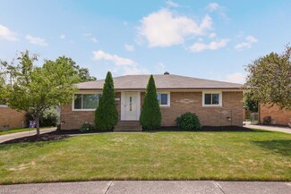 180 E Dawnwood Dr, Seven Hills, OH 44131