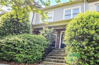 225 Mystic Ridge Hill, Atlanta, GA 30342