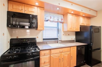 7423 Ridge Blvd Unit 2B, Brooklyn, NY 11209
