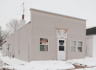 916 Hull Ave, Des Moines, IA 50316
