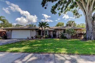 1041 Persimmon Dr, Palm Harbor, FL 34683