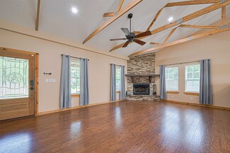 28048 Denn Ln, Montgomery, TX 77356
