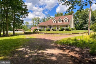 38 Oakleaf Ln, Drums, PA 18222