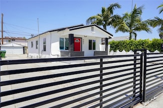 207 E 82nd St, Los Angeles, CA 90003