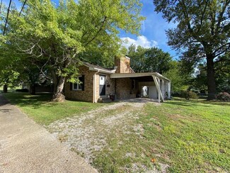 313 E Poplar St, Boonville, IN 47601
