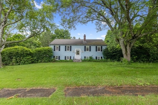 24 Cambridge Dr, Southington, CT 06489
