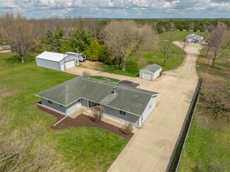 4653 Garden Prairie Rd, Garden Prairie, IL 61038