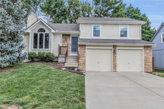 12426 S Alden Cir, Olathe, KS 66062