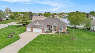 938 Mid Bluff Dr, Zeeland, MI 49464