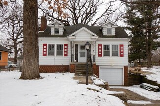 2810 Hickman Rd, Des Moines, IA 50310