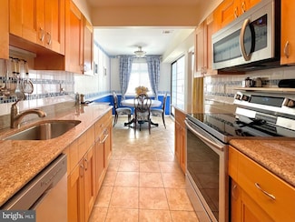 2817 Jermantown Rd Unit 307, Oakton, VA 22124