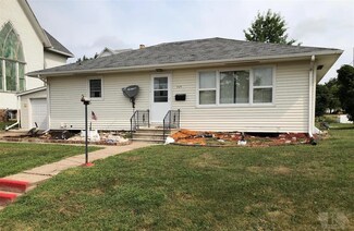 729 Roland Ave, Chariton, IA 50049