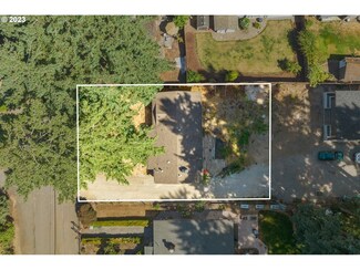 16164 Parker Rd, Lake Oswego, OR 97035