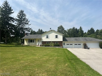 12572 Klatka Dr, Chardon, OH 44024