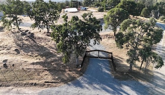 29935 Auberry Rd, Prather, CA 93651