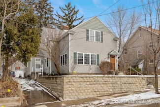321 Page St NE, Grand Rapids, MI 49505