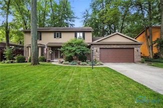 4329 Woodbriar Dr, Toledo, OH 43623