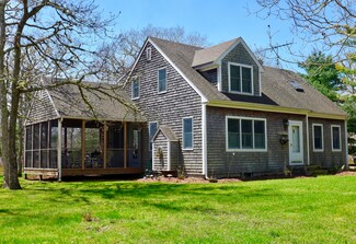 18 Post Oak Rd, Chilmark, MA 02535