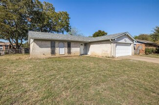 2814 Shenandoah Dr, Arlington, TX 76014