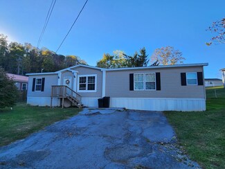 686 Bane Ave, Princeton, WV 24740