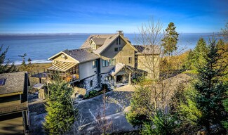 451 Spyglass Rd Unit "Waterstone Estate", Smith River, CA 95567